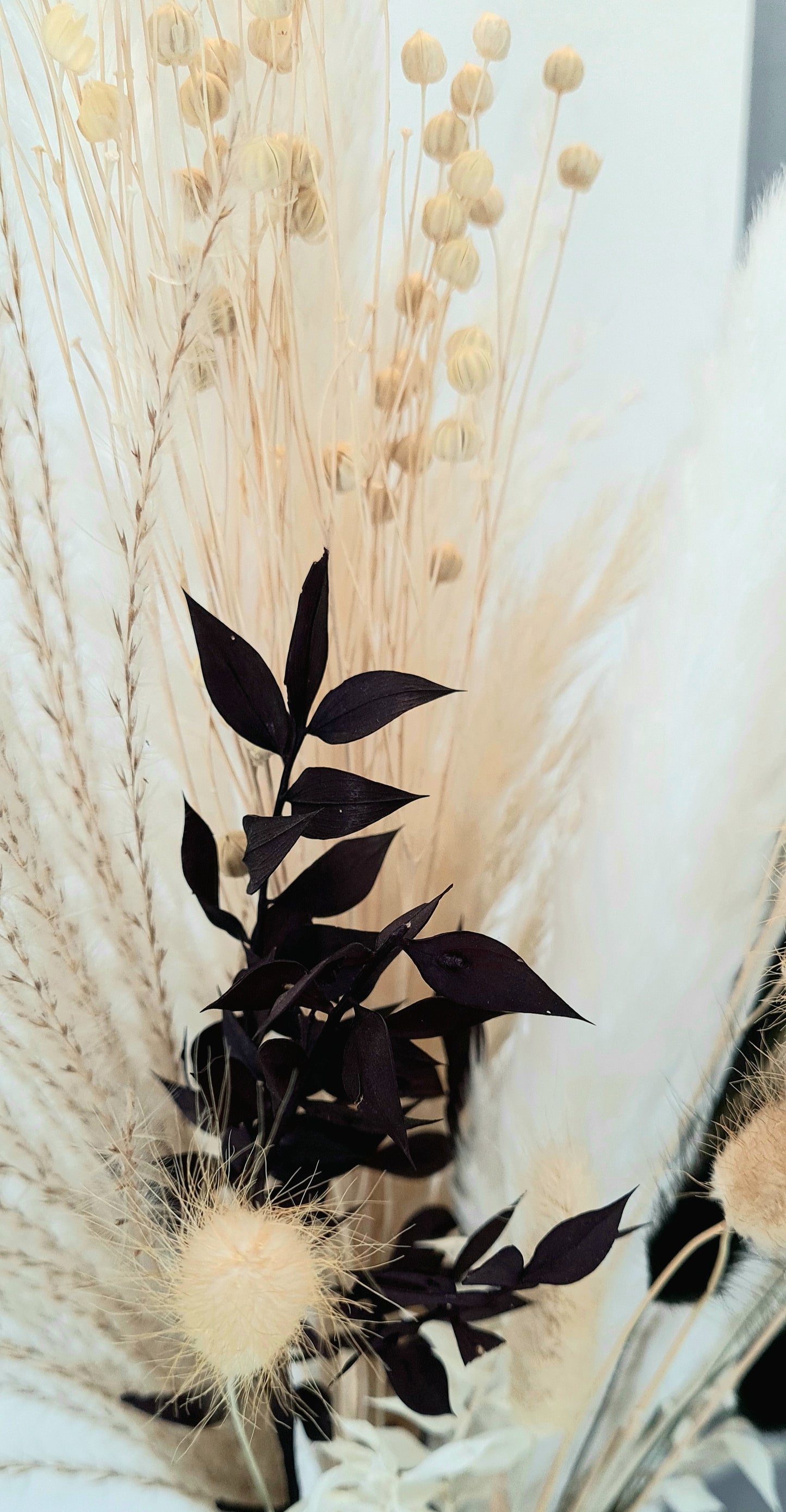 Luxury Large Monochrome Pampas Grass Bouquet with Black Bunnytails