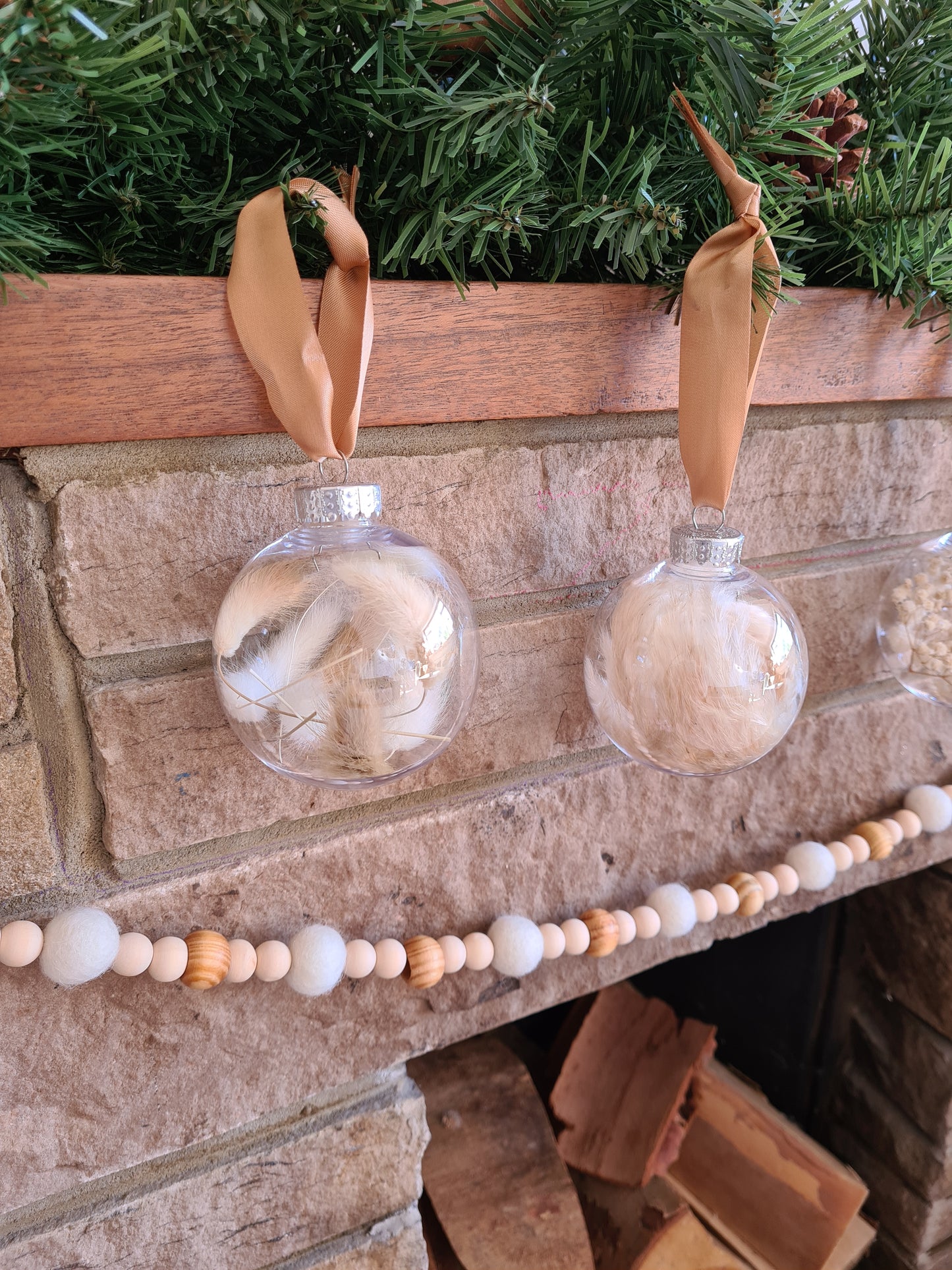 Pampas & Dried Flowers Christmas baubles